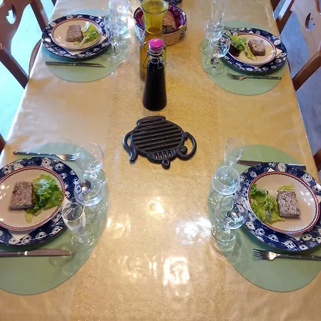 招待所 Au Garrine